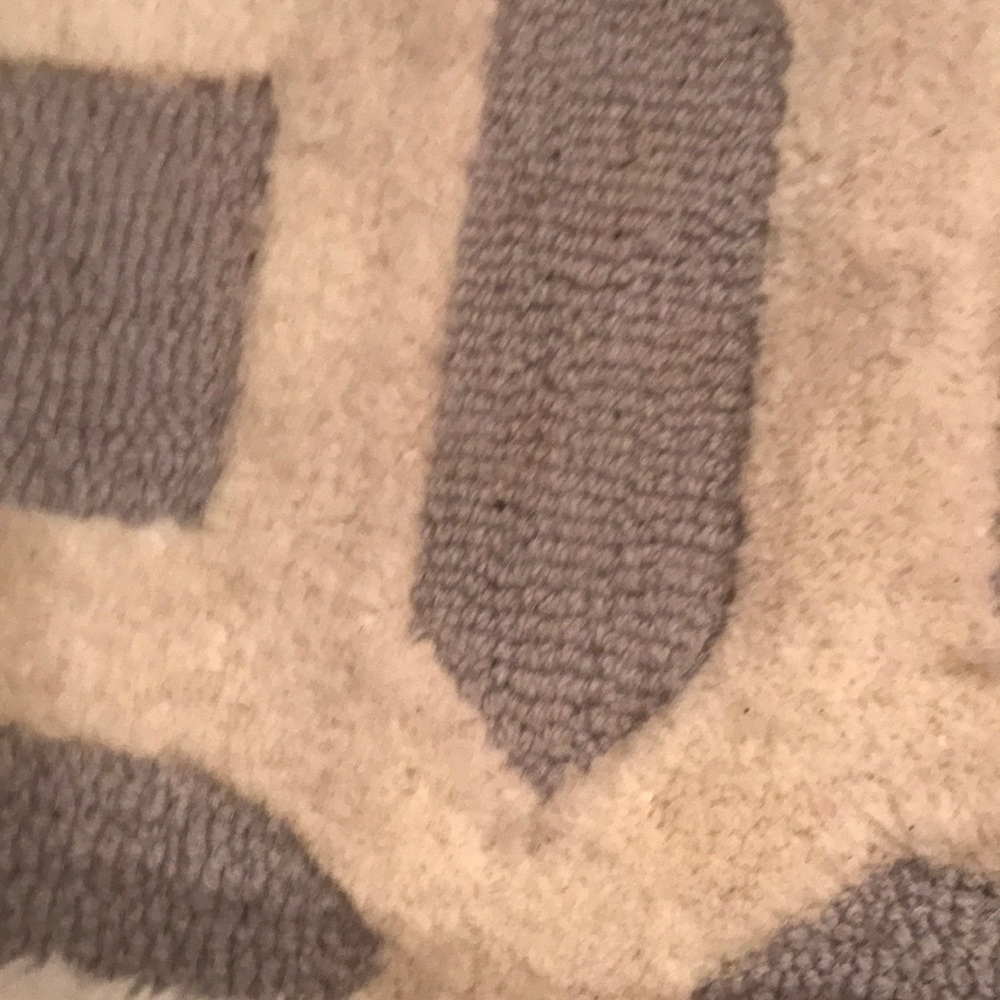 Meet your Posher, Mia